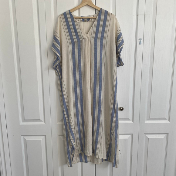 Banana Republic Dresses & Skirts - 🦋 Banana Republic Striped, Linen Maxi Dress in Blue and Cream